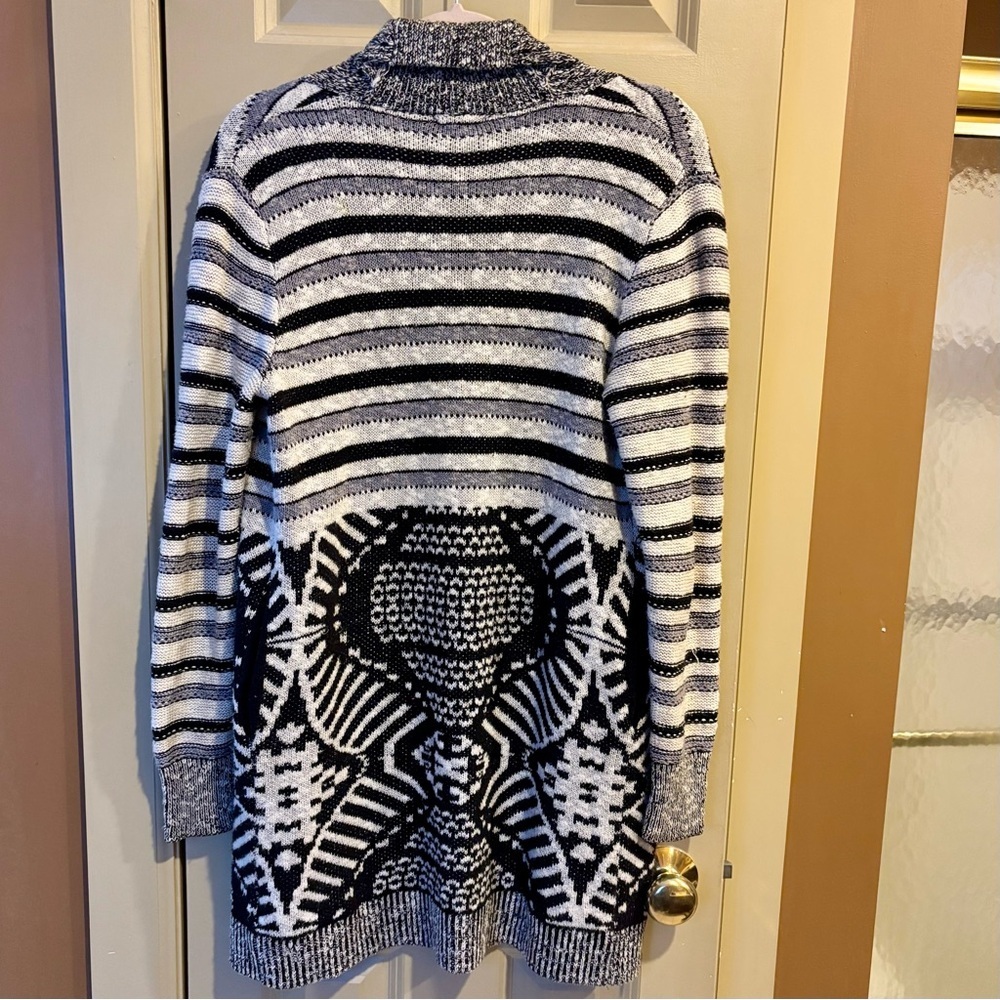 Ecote Urban Outfitters Cardigan Black Gray Ivory Aztec Boho Pattern Sz Medium - Picture 2 of 5